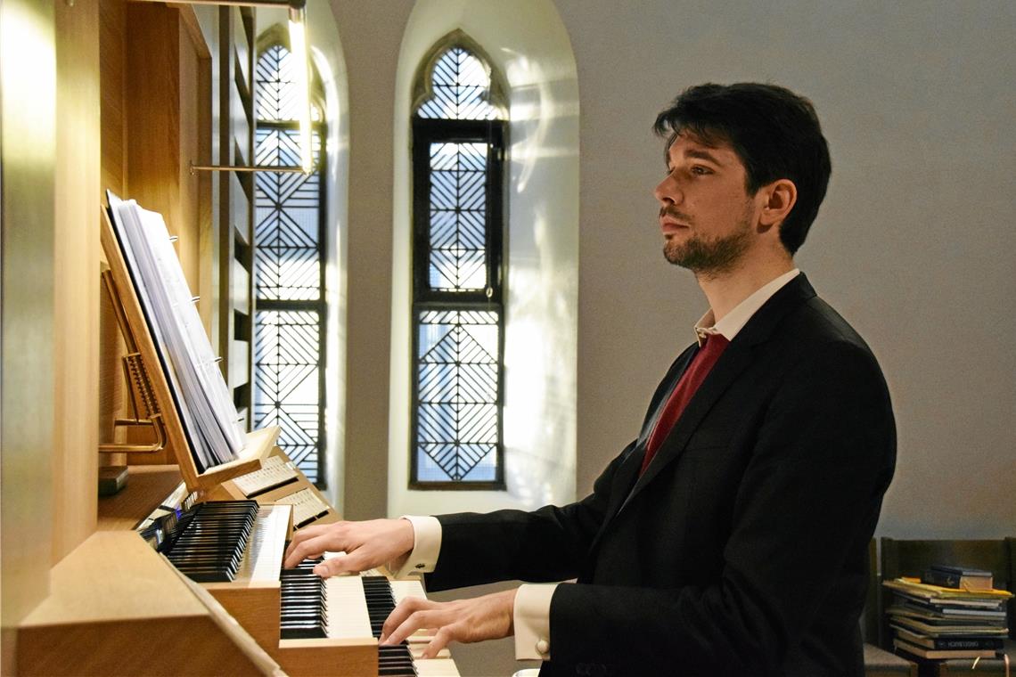 Gabriele Marinoni, der in Como und Stuttgart studierte, hat sein Programm speziell auf die Mühleisen-Orgel abgestimmt.
