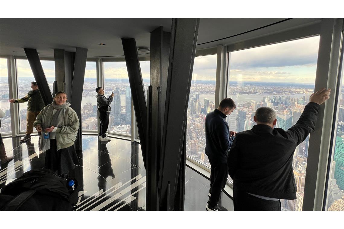 Teure beste Aussicht - New Yorks Wolkenkratzer im Wettbewerb Ganz oben im Empire State Building.