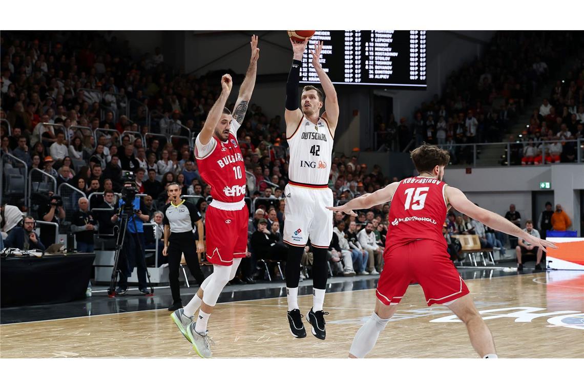Weltmeister bei EM dabei: Basketballer atmen auf Garant von draußen: Dreierschütze Andreas Obst.