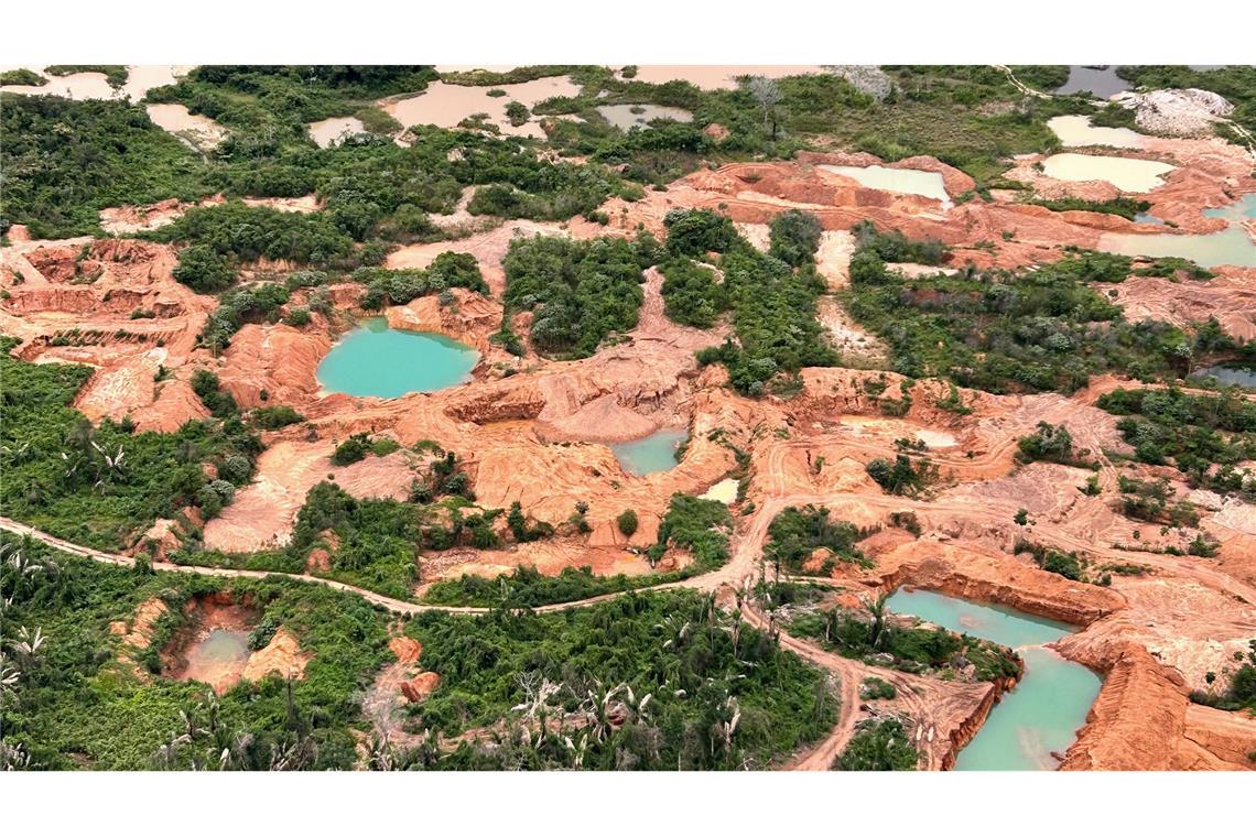 Was der Gold-Boom im Amazonas anrichtet Garimpeiros sind oft auch gefährlichen Arbeitsbedingungen ausgesetzt.