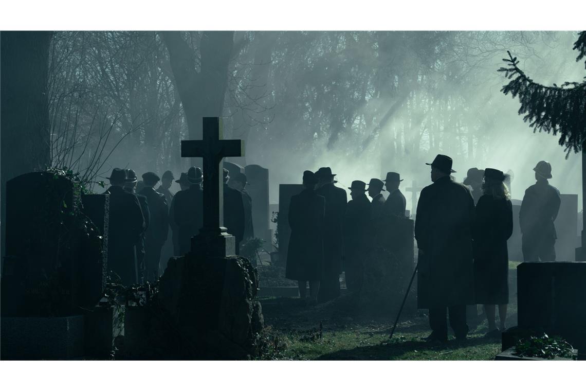 Gedreht wurde nicht in Prag, sondern in Wien. Ein Motiv, das häufig vorkommt in dem Vierteiler: der Friedhof