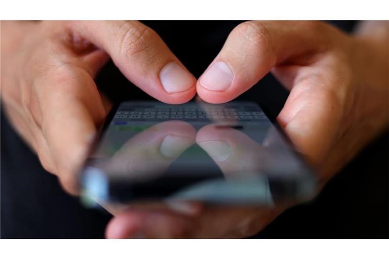 Gefährlicher PDF-Reader bedroht Android-Nutzer. Erfahrt, wie ihr die betroffene App erkennt, deinstalliert und euer Online-Banking schützt.