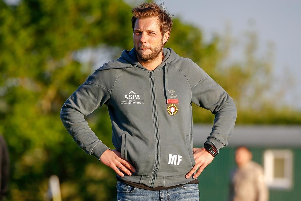 Großaspach opfert das kleinste Rad im Getriebe Gefrustet, nachdem er schon wieder einen Trainer vorzeitig verabschieden musste: Michael Ferber. Das Vorstandsmitglied sieht nun vor allem seine Spieler in der Pflicht. Foto: A. Becher