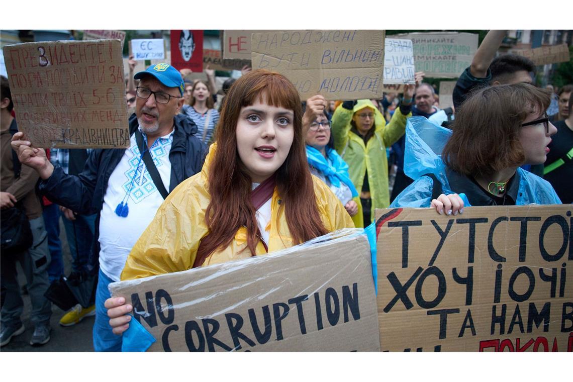 Ukraine: Festnahmen wegen Korruption bei Drohnen-Kauf Gegen die ausufernde Korruption in der Ukraine hatte es zuletzt auch die größten Proteste seit Beginn des russischen Angriffskrieges gegeben. (Archivbild)