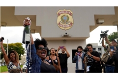 Gegner von Bolsonaro feiern seine Verurteilung.