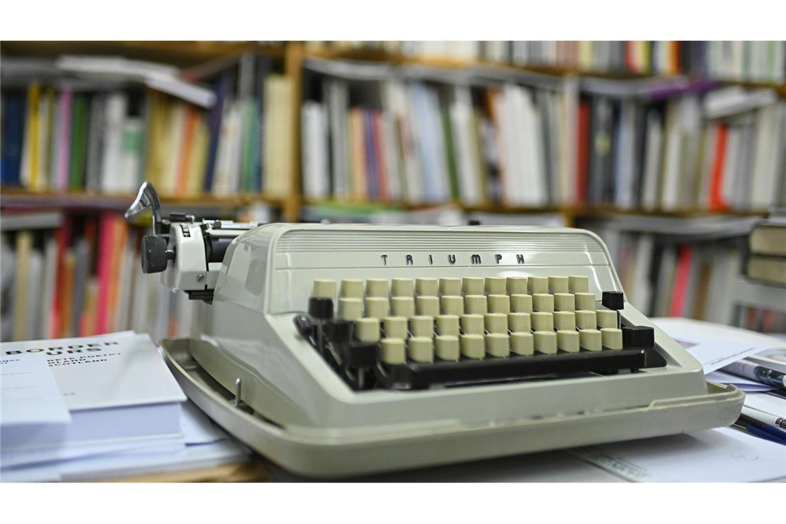 Gründer der konkreten Poesie – Eugen Gomringer ist tot Gehörte fest zu seinem Büro: Gomringers Schreibmaschine. (Archivbild)
