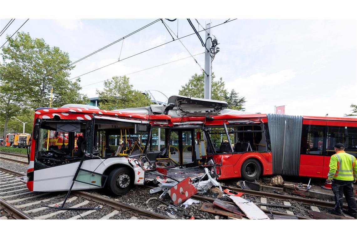 Verletzungsrisiko in der Bahn deutlich geringer als im Auto Gemäß einer Auswertung von Allianz pro Schiene ist Autofahren in Deutschland riskanter als Bahnfahren. (Symbolbild)