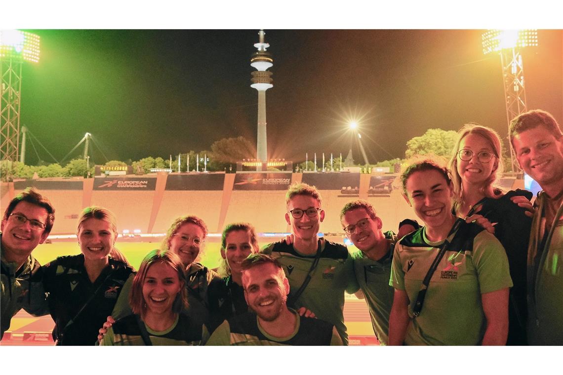 LG Weissacher Tal: Mittendrin beim Titelkampf der Elite Europas Gemeinsam Teil der Leichtathletikveranstaltung im Rahmen der European Championships rund ums Münchner Olympiastadion (von links): Nico Hettich, Britta Rosenland, Kathrin Wurst, Sinje Hettich, Vivian Kühnert, Markus Muth, Fabian Schlang, Timo Kühnert, Lena Schlag, Annika Burger und Pascal Kühnert. Foto: privat