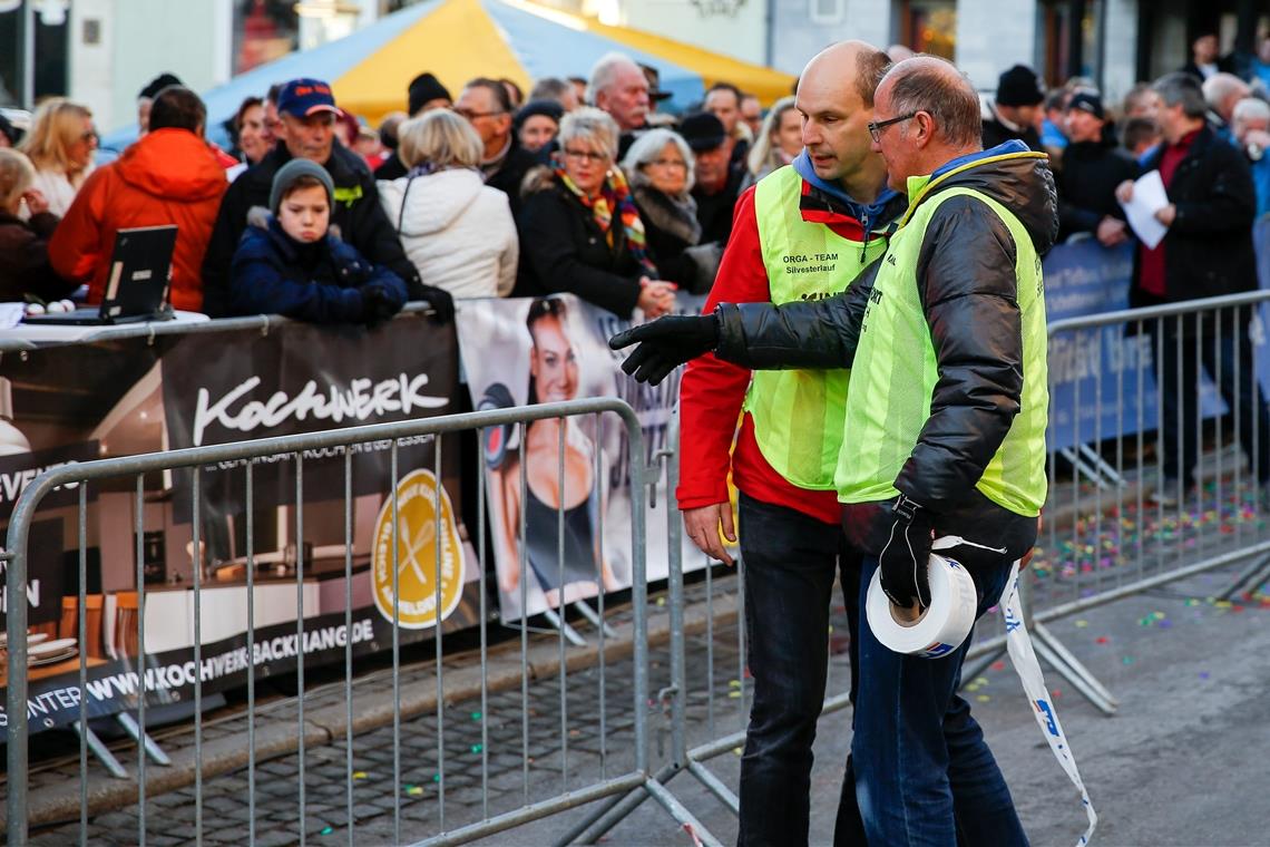 Georg Beis (links) und Rolf Hettich haben sich viele Gedanken gemacht und für den Silvesterlauf ein alternatives Konzept mit deutlich weniger Startern und fast ohne Zuschauer entwickelt. Dennoch bekommen die Organisatoren von der Stadt wohl kein grünes Licht.Foto: A. Becher