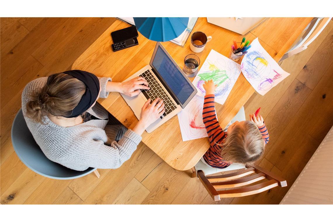 Gerade bei Berufstätigen mit Kindern ist das Homeoffice beliebt. (Archivbild)