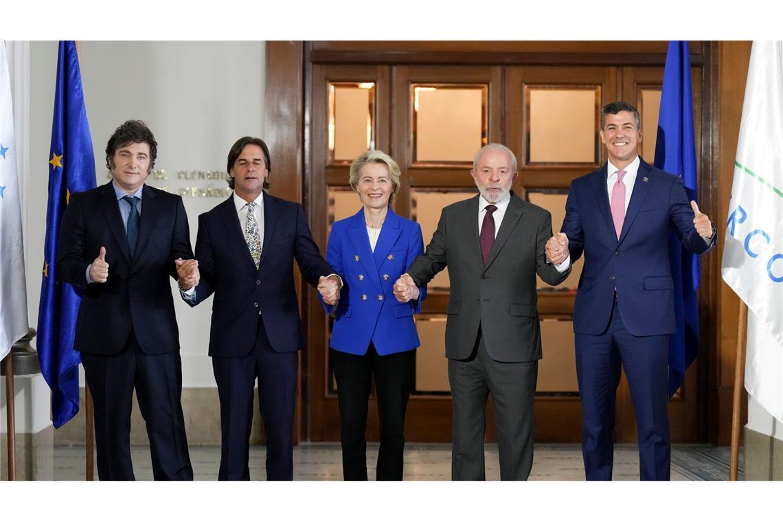 EU-Mercosur: Weg frei für eine riesige Freihandelszone? Geschafft: EU-Kommissionschefin Ursula von der Leyen und die Präsidenten der Mercosur-Staaten Argentinien, Uruguay, Brasilien und Paraguay erklären die Verhandlungen über den Freihandelsdeal für abgeschlossen.