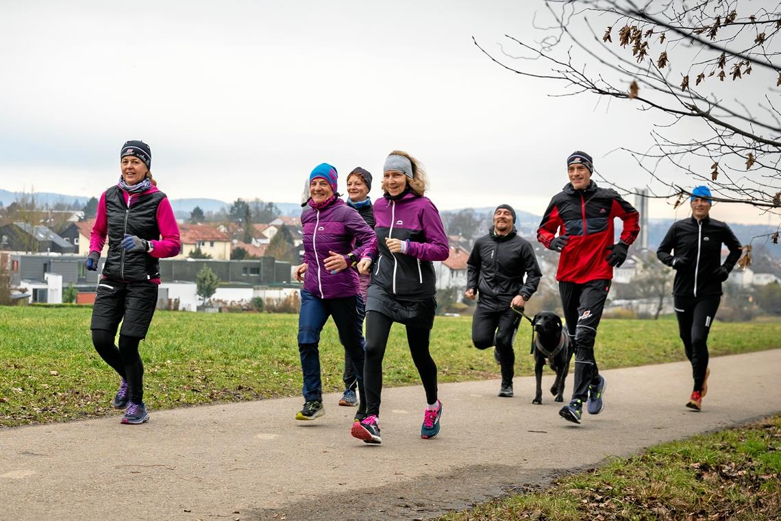 In 36 Tagen fast eineinhalbmal um die Welt Geschlossenes Team: Die „Schwaben auf Lauf“ siegten in der Wertung der durchschnittlichen Leistung pro Gruppenmitglied.Foto: A. Becher
