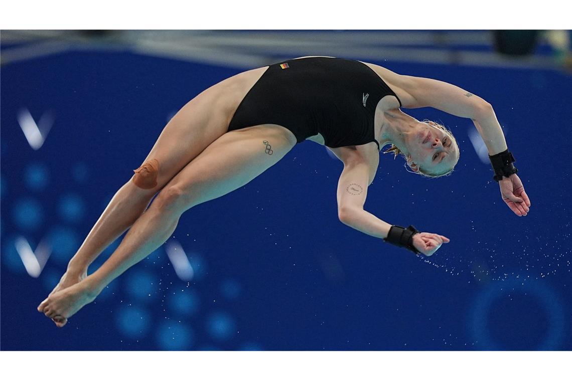 Geschmeidig: Pauline Alexandra Pfeif aus Deutschland zeigt ihr Können im Vorkampf des 10-m-Springens der Frauen bei der Schwimm-WM in Singapur.
