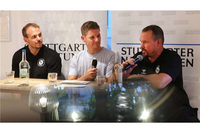 Gespräche im „Gottlieb“: Ex-Nationalspieler Kai Häfner (li.) und Trainer Misha Kaufmann (re.) im Interview mit  unserem Sportredakteur Dirk Preiß.