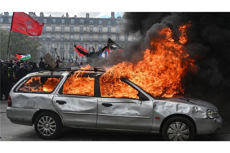 Gewalttätige Ausschreitungen: Der Protesttag am Wochenende gipfelte in Krawallen überall in Frankreich, hier auf dem Pariser Place de la République.