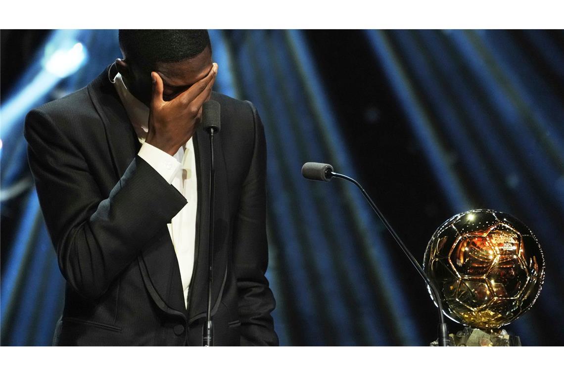 Tränen bei Dembélé: Ballon-d'Or-Gewinner zeigt große Gefühle Gewinner des Goldenen Balls: Ousmane Dembélé von Paris Saint-Germain.