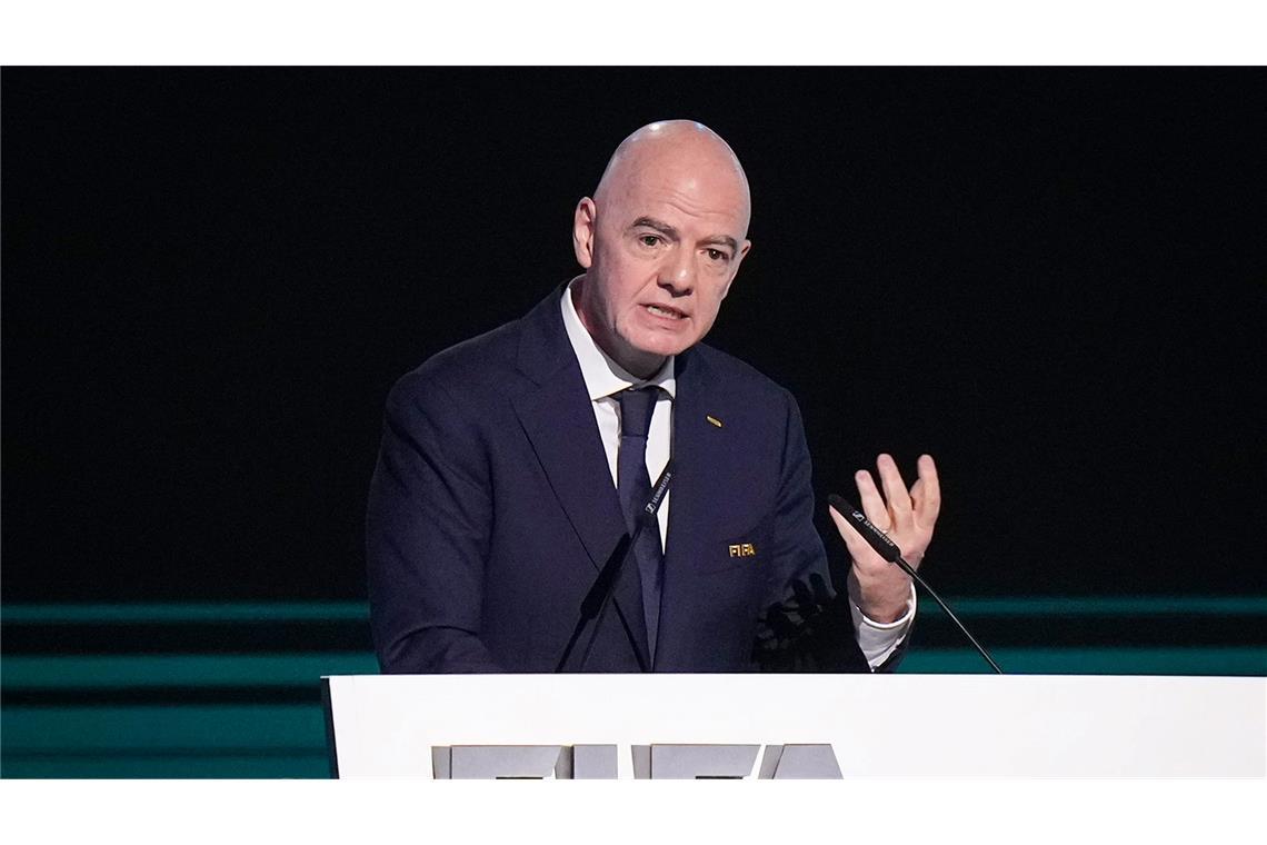 Gianni Infantino bekräftigt beim FIFA-Kongress, dass der Iran bei der WM dabei sein soll.