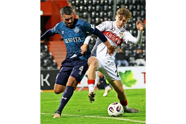 Gibt überwiegend beim VfB II alles auf dem Platz: Yanik Spalt (rechts)