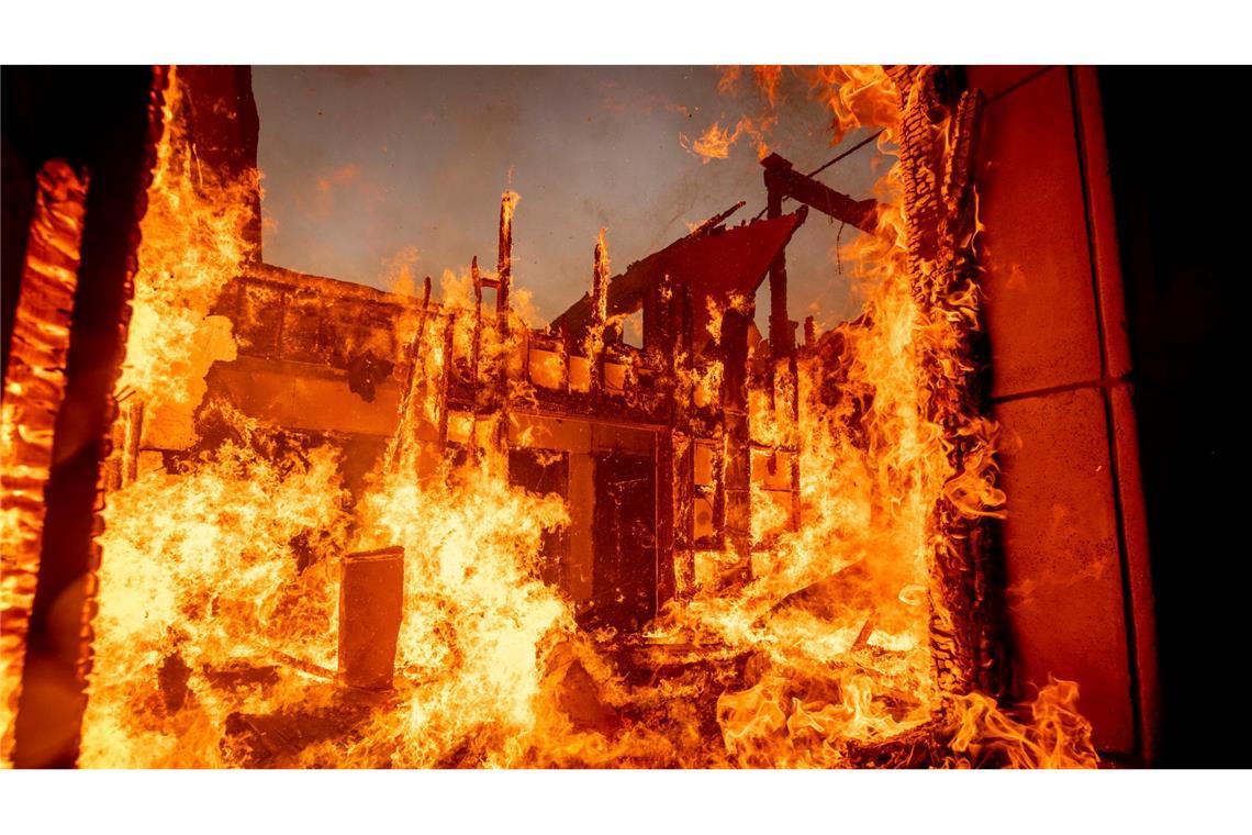 Inferno in Los Angeles – Schwere Brände an der US-Westküste Gleich zwei Feuer toben an der kalifornischen Pazifikküste.