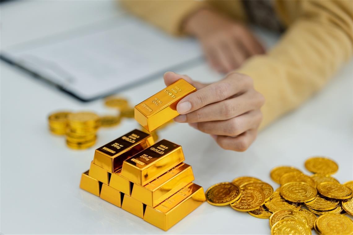 Wo und wie kann man Gold kaufen? Gold kann zum Beispiel als Barren oder Münzen gekauft werden.