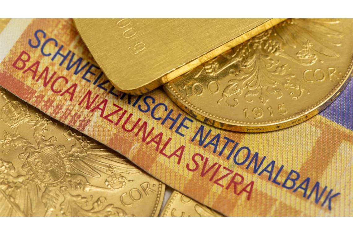 Gold und Schweizer Franken gehören zu den letzten „sicheren Häfen“, die es noch gibt.