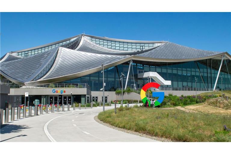 Googles Geschäft mit Online-Werbung wächst weiterhin - trotz der Konkurrenz neuer KI-Rivalen. (Archivbild)