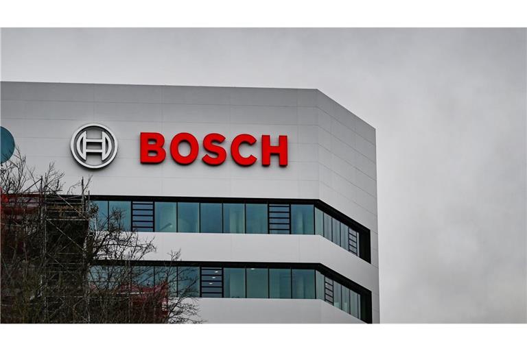 Graue Wolken über der Bosch-Firmenzentrale: Der Stellenabbau könnte noch massiver ausfallen als bisher kommuniziert.