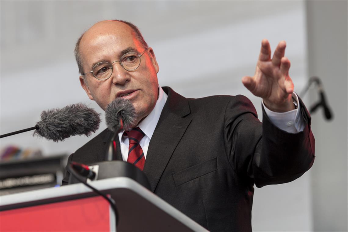 Hier können Sie live im Stream zuschauen Gregor Gysi eröffnet die Sitzung mit einer Rede.