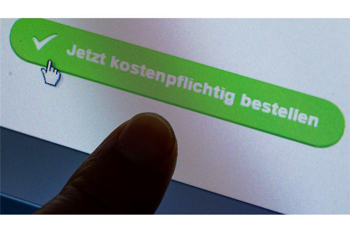 Einkauf per Mausklick immer beliebter - aber nicht bei allen Größere Online-Einkäufe werden bevorzugt auf Rechnung bezahlt (Symbolbild)