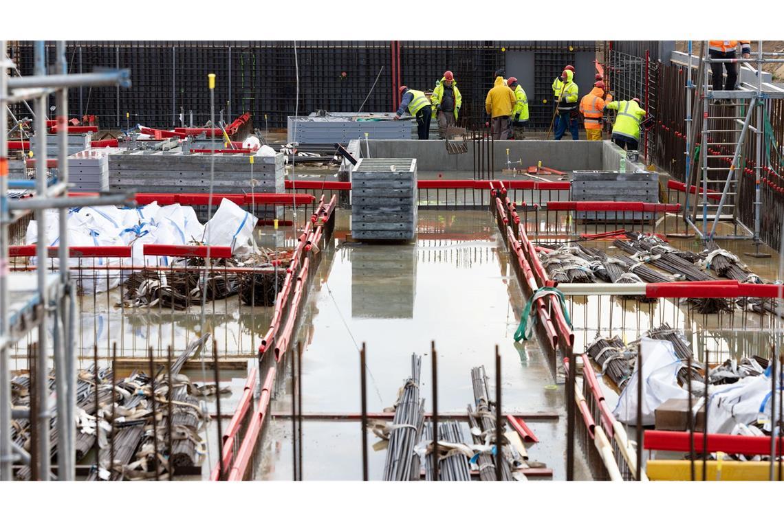 Großaufträge bringen das Baugewerbe voran.