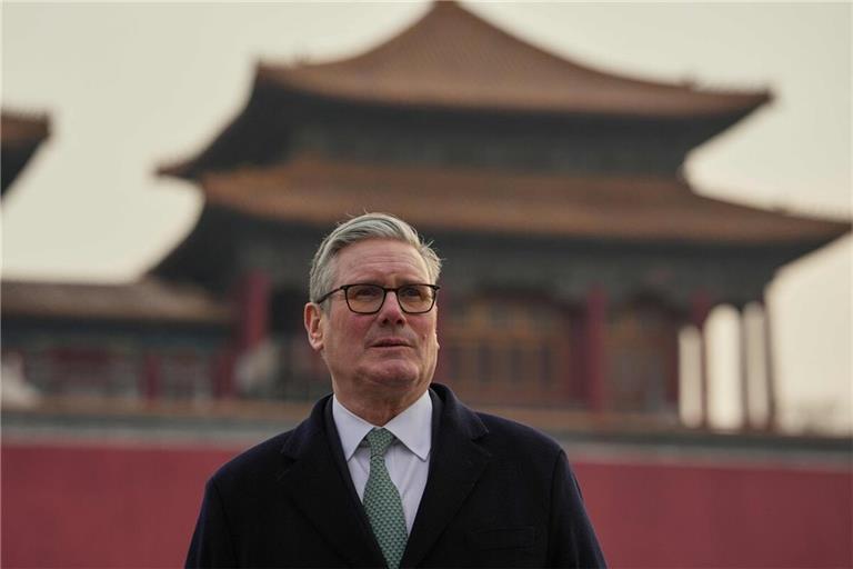 Großbritanniens Premier Keir Starmer vor der Verbotenen Stadt in Peking.