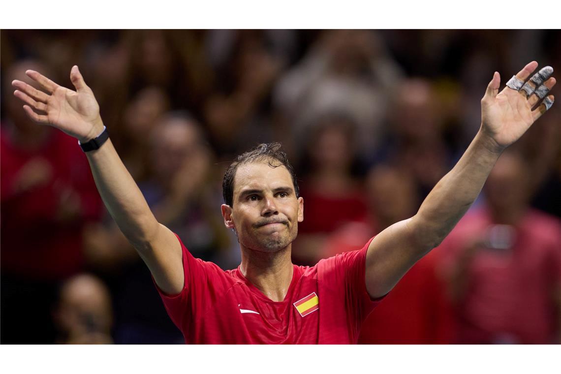 Bilder des Tages Große Emotionen: Spaniens Tennisstar Rafael Nadal verliert das allerletzte Spiel seiner Karriere.
