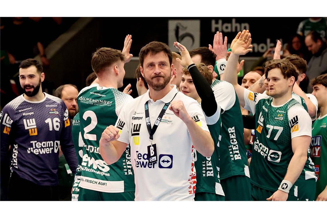 Ein Sieg des Willens Große Erleichterung bei Ben Matschke und den Frisch-Auf-Spielern.