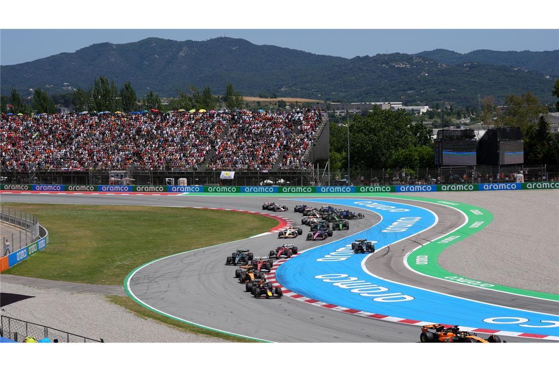 Alarm bei Red Bull: Verstappen droht Sperre nach Wut-Rennen Große Kulisse für den Reifen-Krimi in der Hitze von Barcelona.