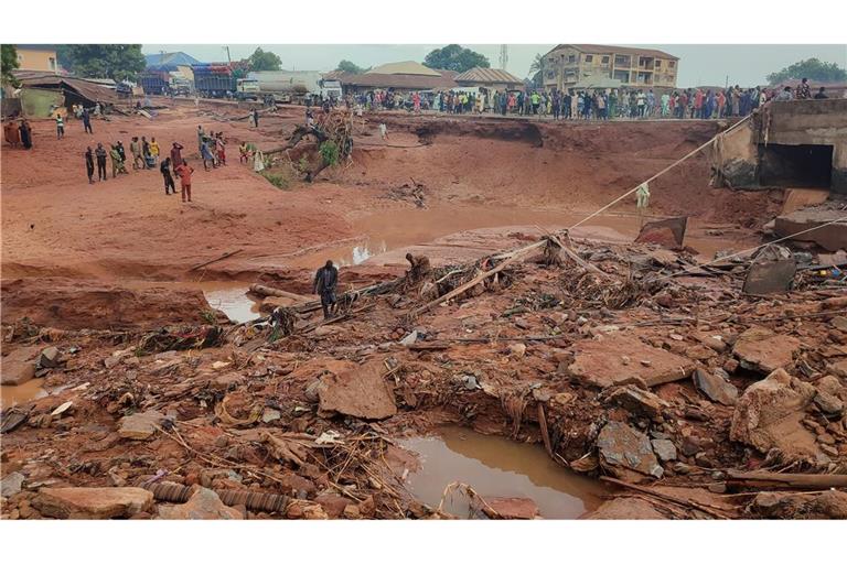 Große Zerstörungen durch eine Unwetterflut im nigerianischen Mokwa.