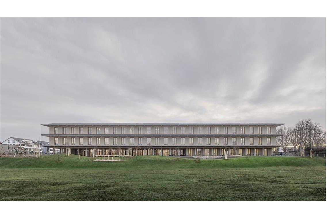 So sehen die besten Häuser in Stuttgart und im Land aus Großer Hugo: Die Stuttgarter Architekten Von M haben für die Stadt Ludwigsburg die Grundschule Fuchshofstraße in Ludwigsburg entworfen. Ein Holz-Hybrid-Bau mit einem eindrucksvollen Atrium. Das Gebäude hat überdies den Holzbaupreis des Landes 2024 erhalten.