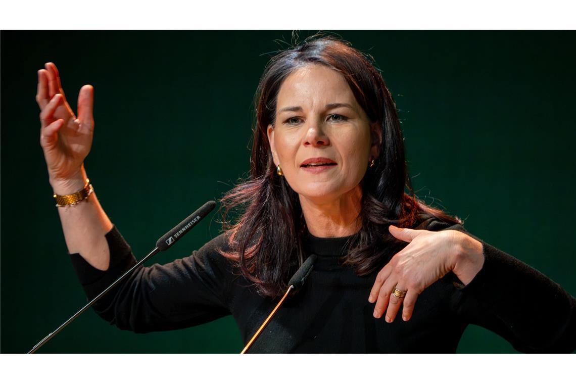 Baerbock lobt Einigung auf Finanzpaket als grünen Erfolg Grünen-Außenministerin Annalena Baerbock ist zufrieden mit der Einigung im Finanzpaket.