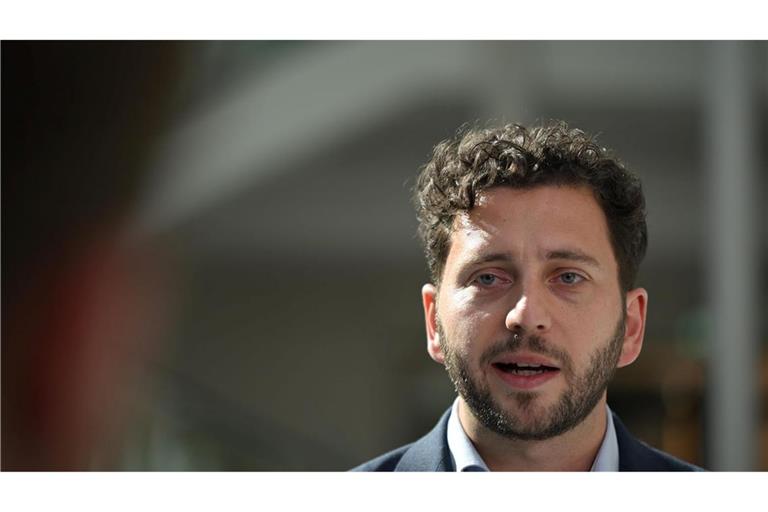 Grünen-Chef Felix Banaszak übte heftige Kritik. (Archivfoto)