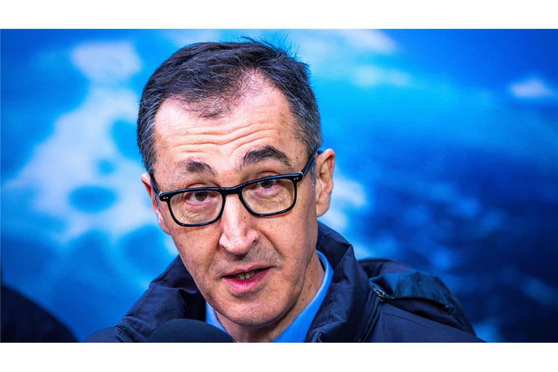 Özdemir adelt Habeck nach dessen Rückzugsplänen Grünen-Politiker Özdemir wird Robert Habeck vermissen.