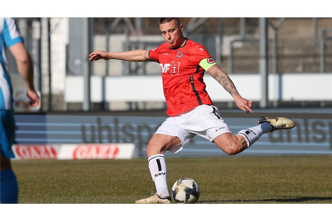 Schembris Doppelschlag bringt Kickers auf Siegerstraße GSV-Kapitän Filip Milisic konnte die Niederlage in Degerloch nicht verhindern.