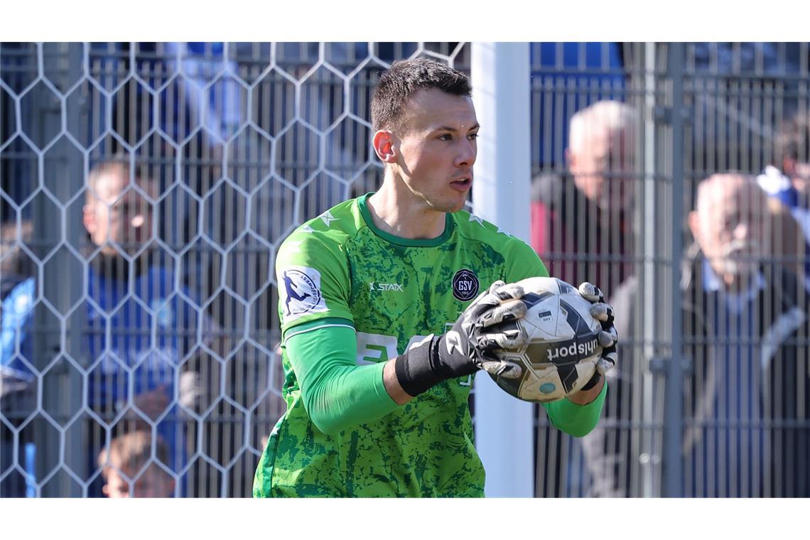 „Jetzt wäre es natürlich wichtig, auswärts nachzulegen“ GSV-Keeper Matthias Layer bekam drei Gegentore.