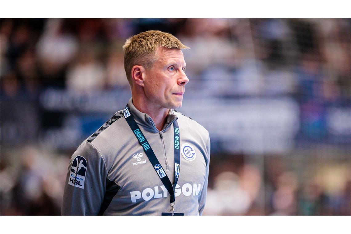 Die 18 Trainer im Fokus der neuen Handball-Bundesliga-Saison Gudjon Valur Sigurdsson (VfL Gummersbach, 46 Jahre alt): Sigurdsson war als Linksaußen einer der besten Torjäger der Handball-Geschichte und erzielte über 1 800 Treffer für Island. Seit 2020 trainiert er den VfL Gummersbach und führte den Traditionsklub 2022 eindrucksvoll zurück in die Bundesliga.