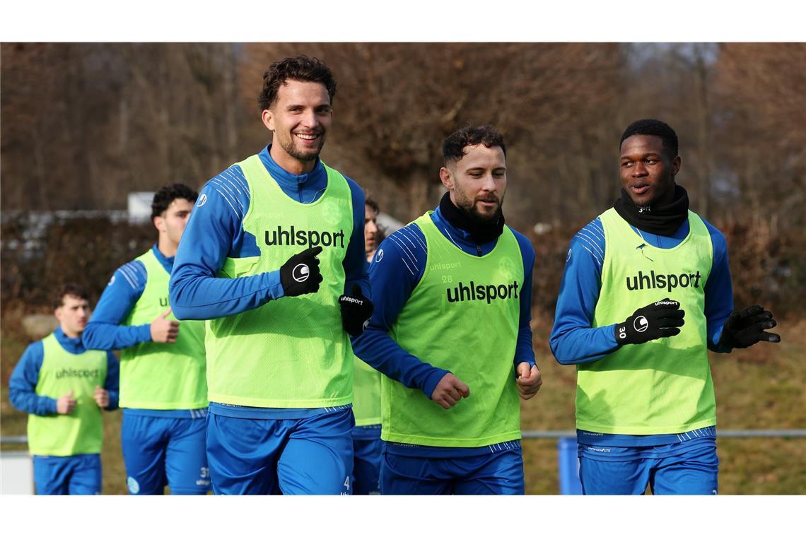 Gute Laune: Milan Petrovic, Kapitän Lukas Kiefer, Neuzugang Abdoulie Mboob.