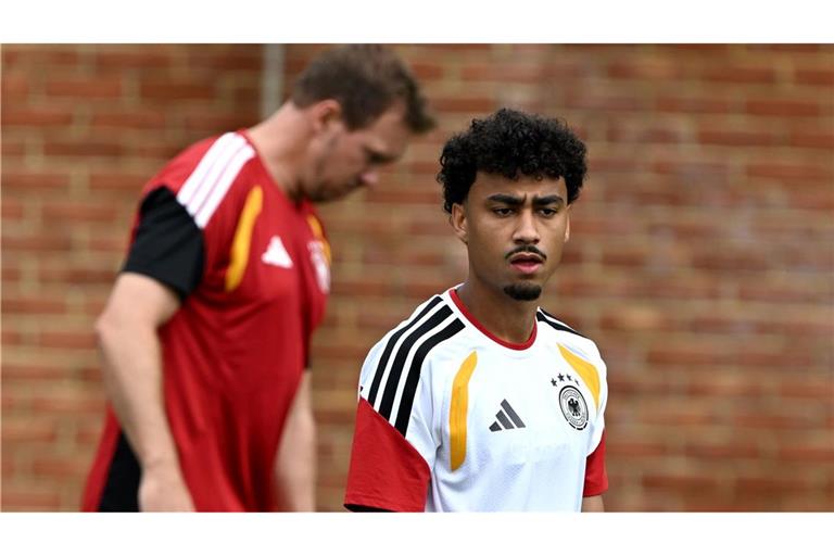 Gute Nachricht für den Bundestrainer (l): Nathaniel Brown ist beim Abschlusstraining dabei.