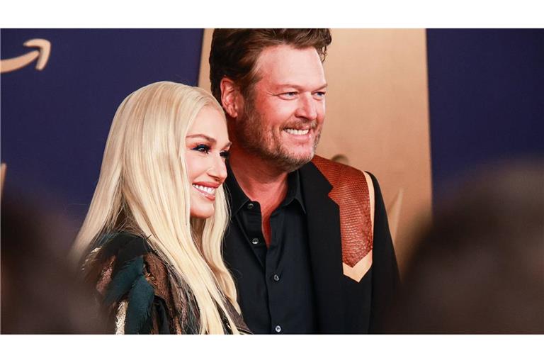 Gwen Stefani und ihr Ehemann Blake Shelton bei den Country Music Awards 2024.