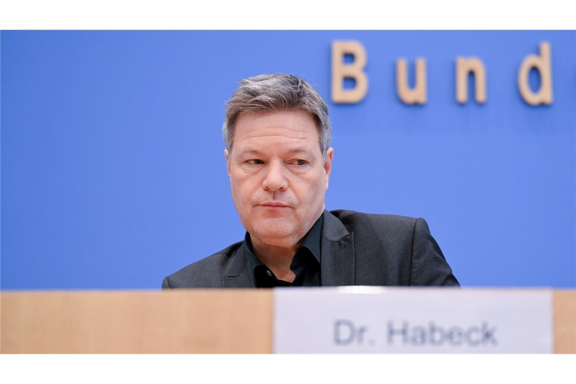 Habeck zieht sich aus der ersten Reihe der Grünen zurück Habeck zieht Konsequenzen, aber ohne Selbstkritik.