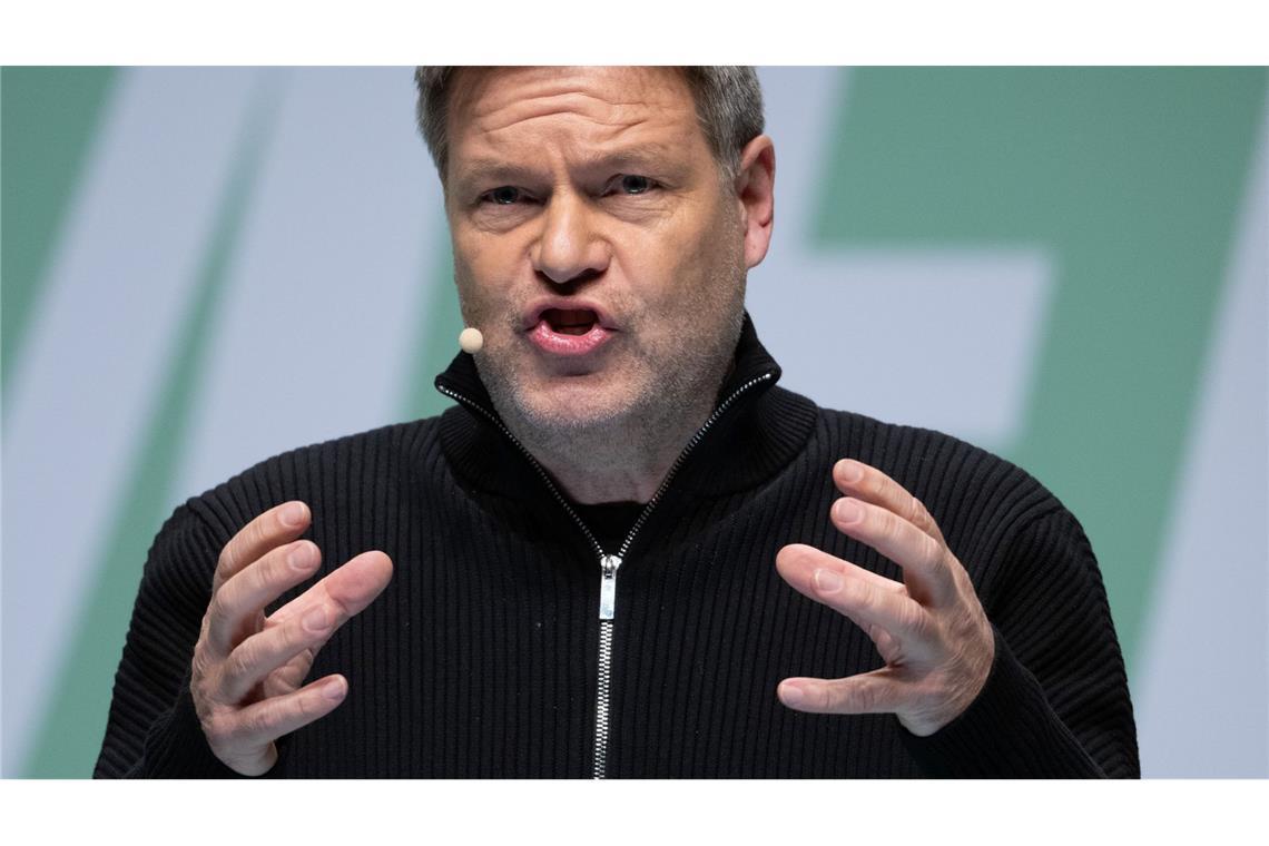 Habecks "Sicherheitsoffensive" löst Empörung aus Habecks Formulierungen zur Migration haben Widerstand ausgelöst in den eigenen Reihen.