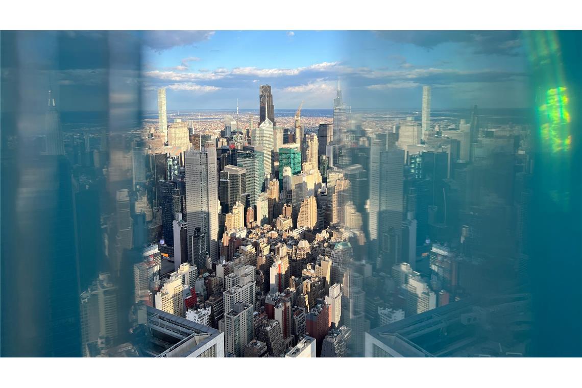 Teure beste Aussicht - New Yorks Wolkenkratzer im Wettbewerb Häuserschluchten von oben.