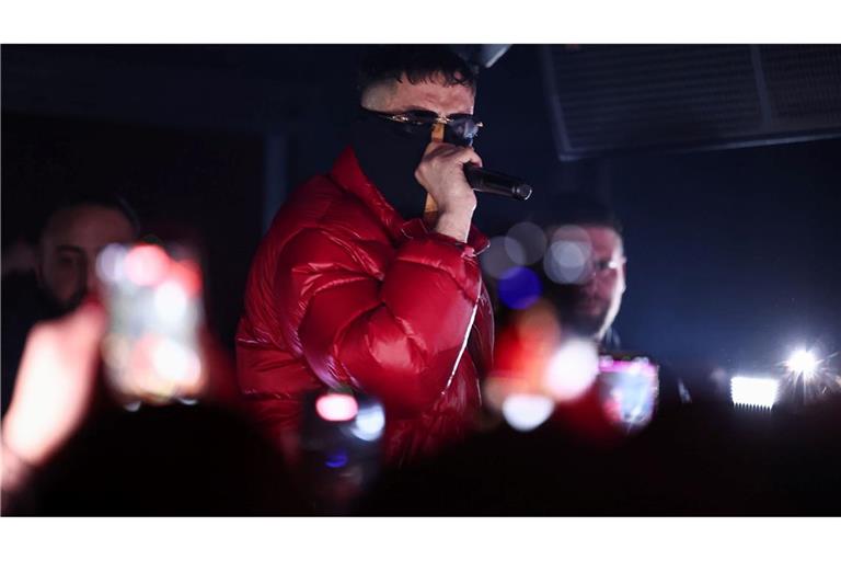 Haftbefehl feiert am Freitag seine mit Spannung erwartete Ballermann-Premiere.