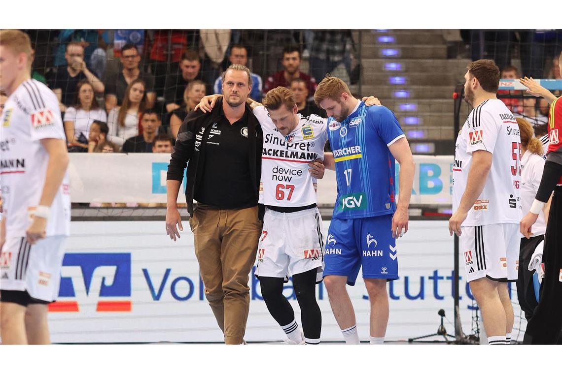 Hampus Olsson muss  nach 13 Minuten mit einer Knieverletzung vom Feld